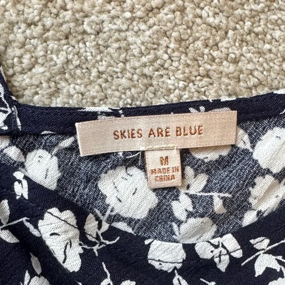 Skies Are Blue Strappy Floral Print Women's Cami Tank Top Navy White Size Medium - Picture 2 of 12